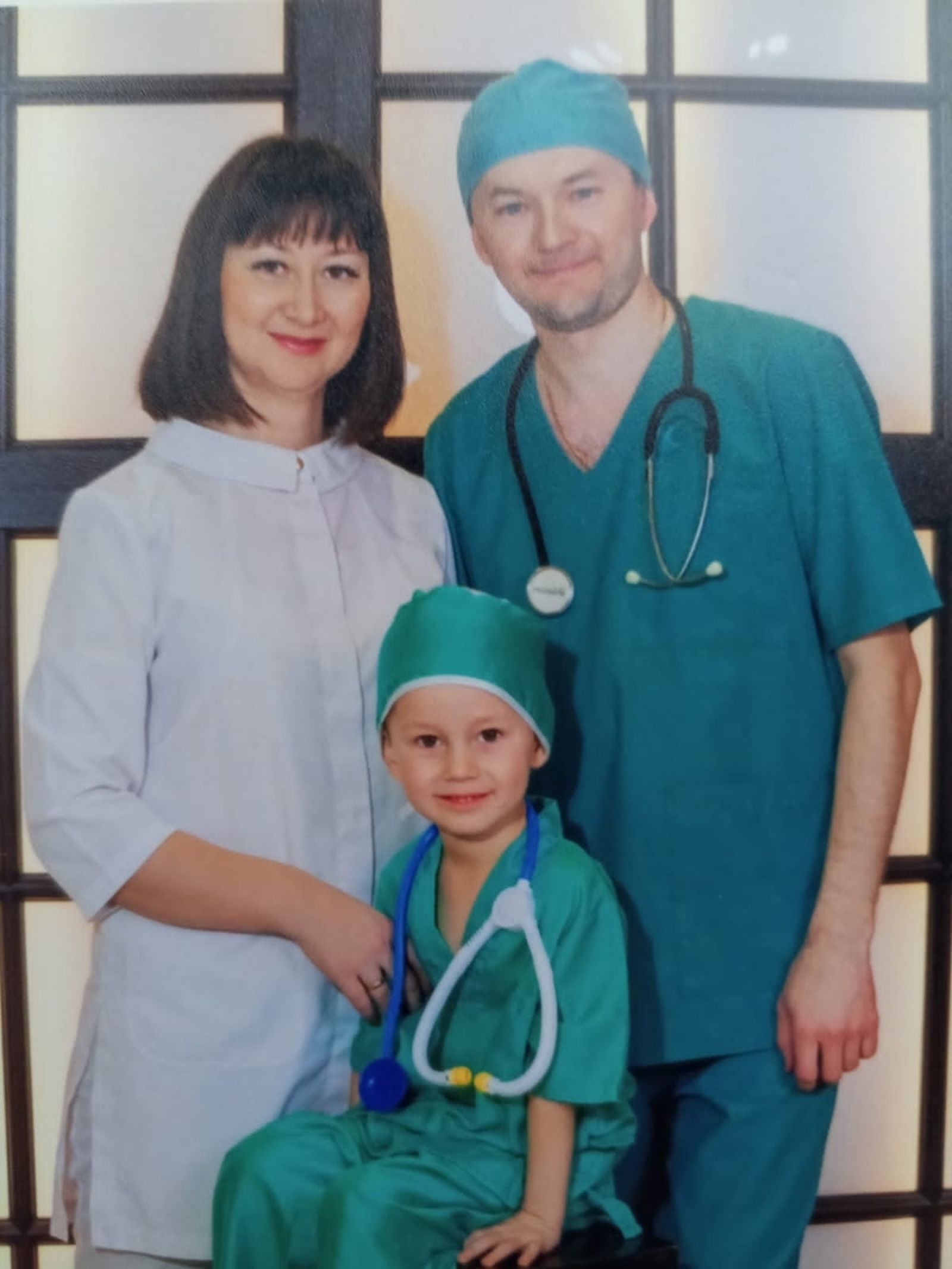 Их семья - символ верности медицине