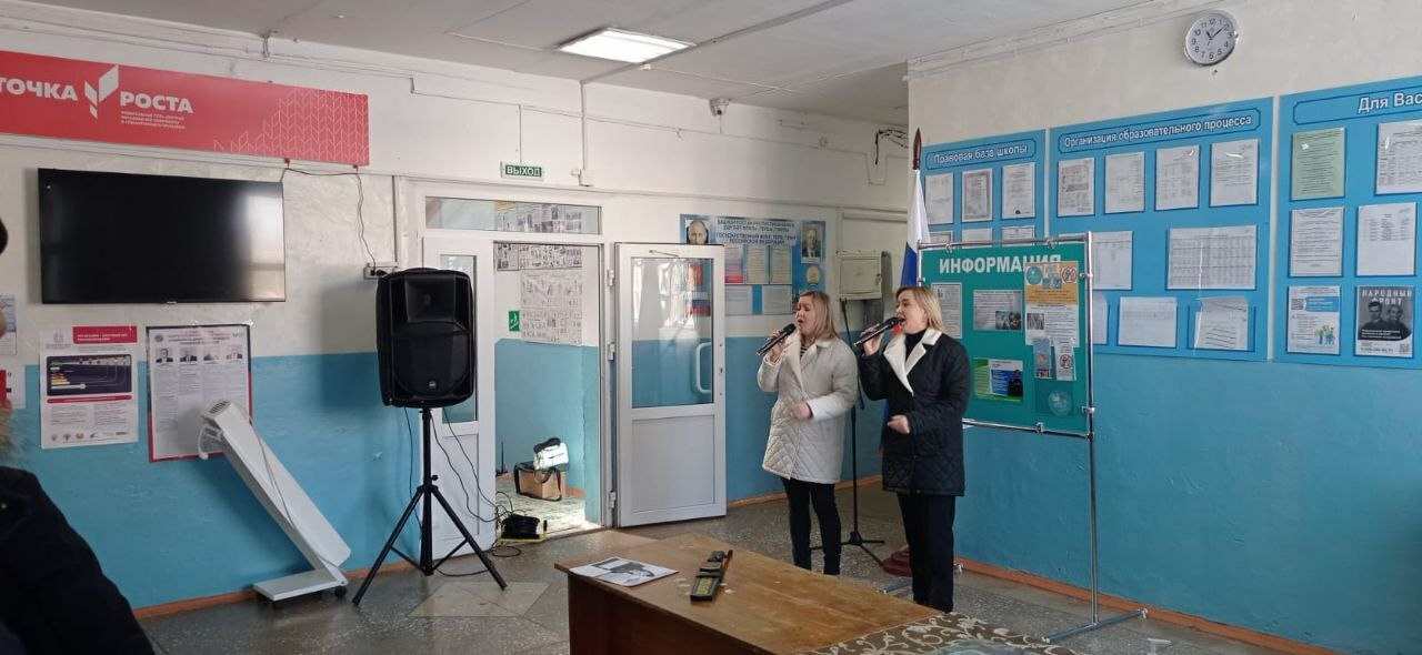 Артисты районного Дома культуры посетили с концертной программой избирательные участки