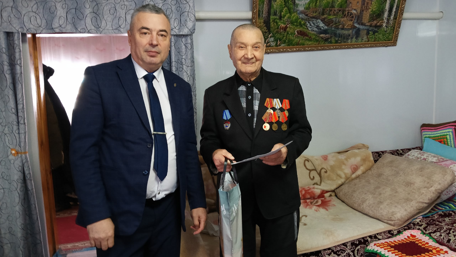 Ветерана поздравили с юбилеем!