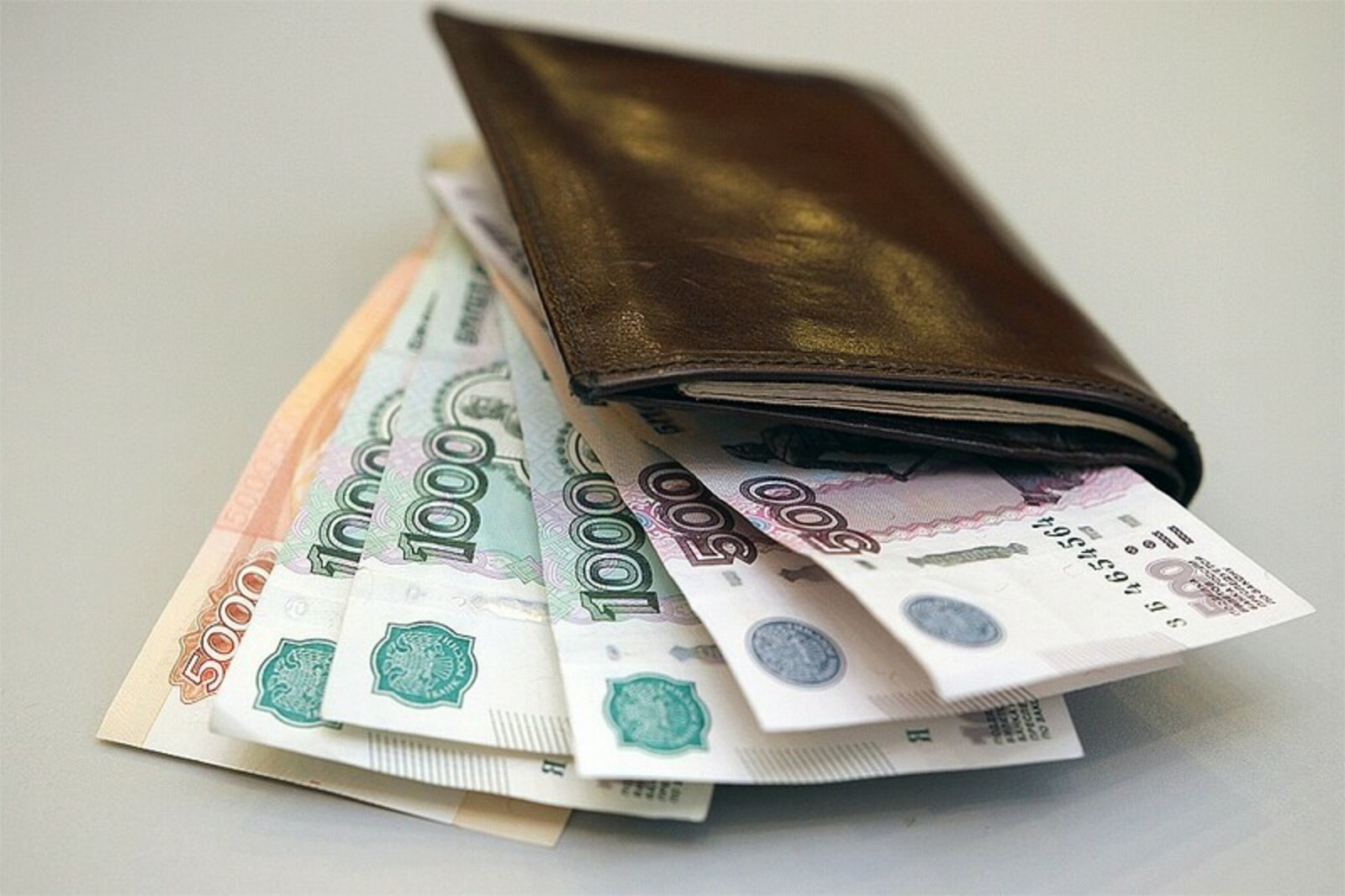 Россияне получат по 15 тысяч рублей после майских празднований