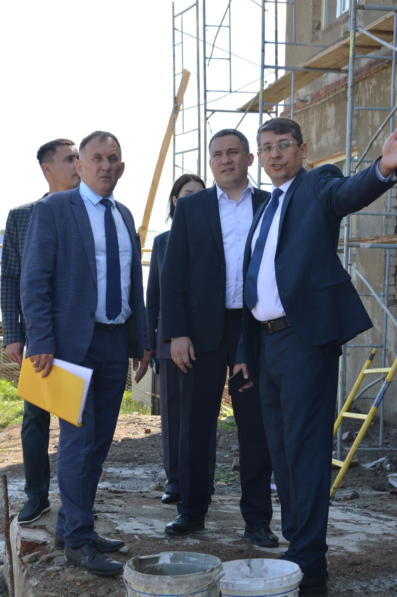 Министр образования РБ побывал на стройплощадках района