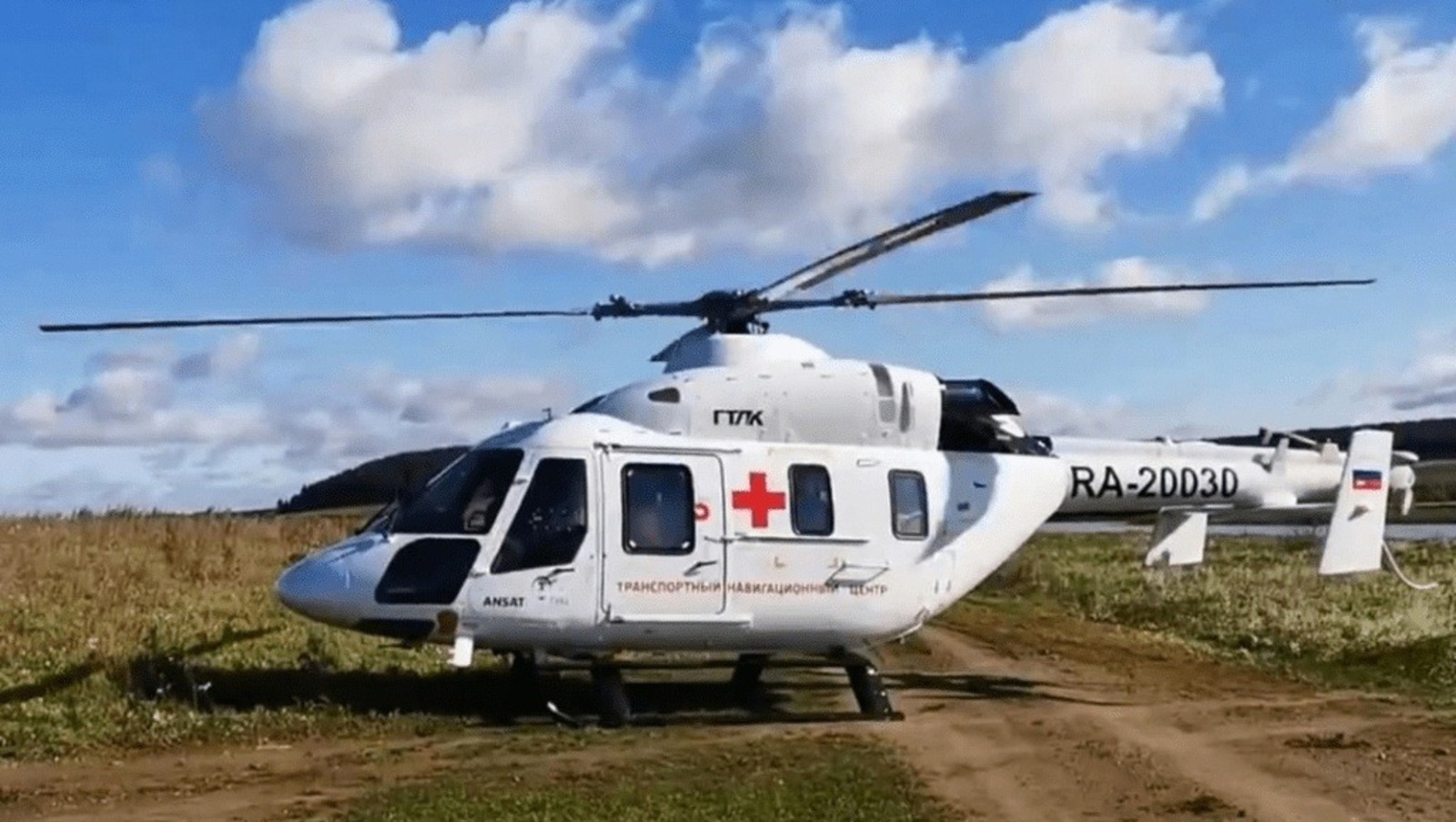 В Уфу из больницы села Месягутово вертолетом санавиации эвакуированы две беременные женщины