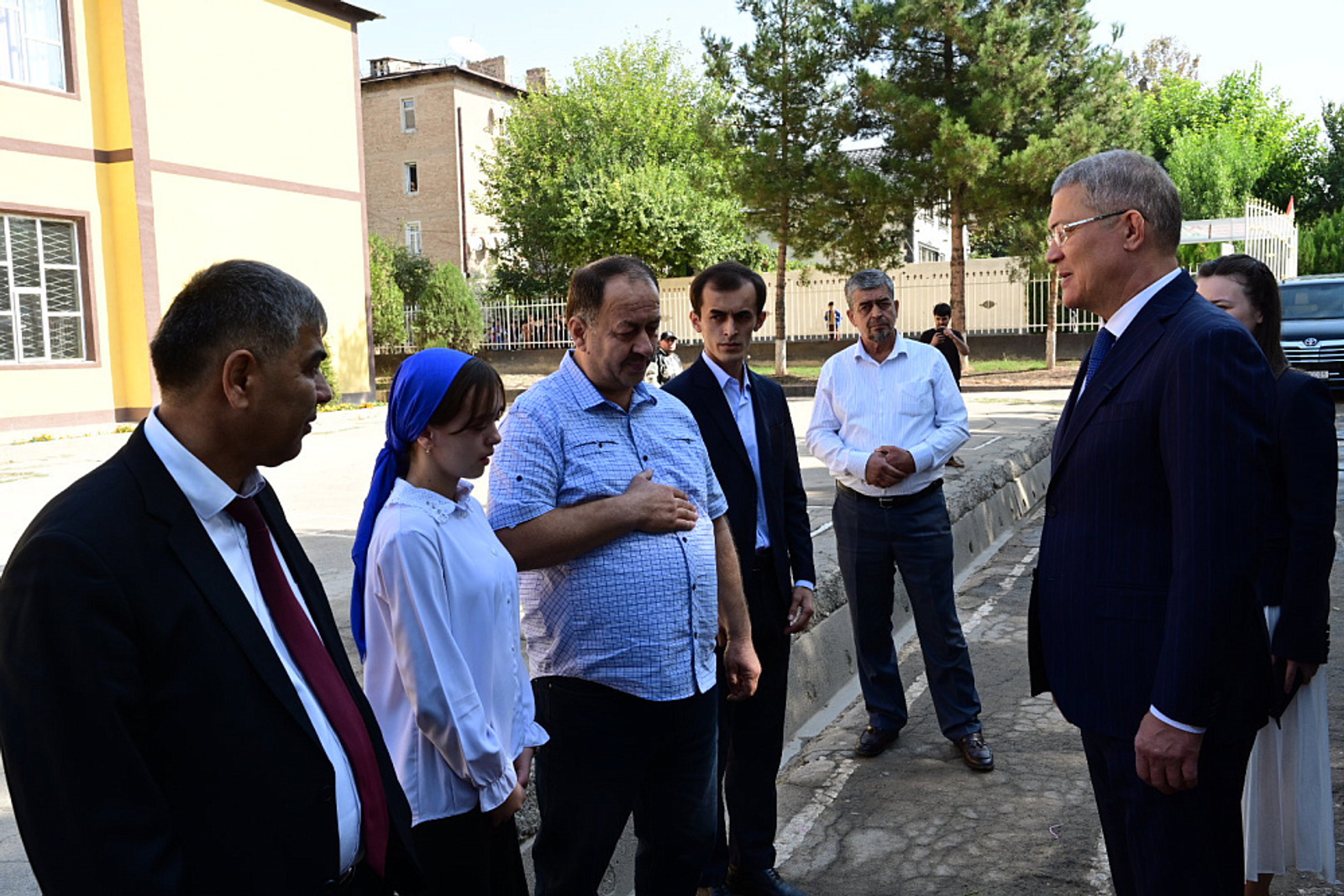 Радий Хабиров встретился с семьёй Ходжимурода Каландарова