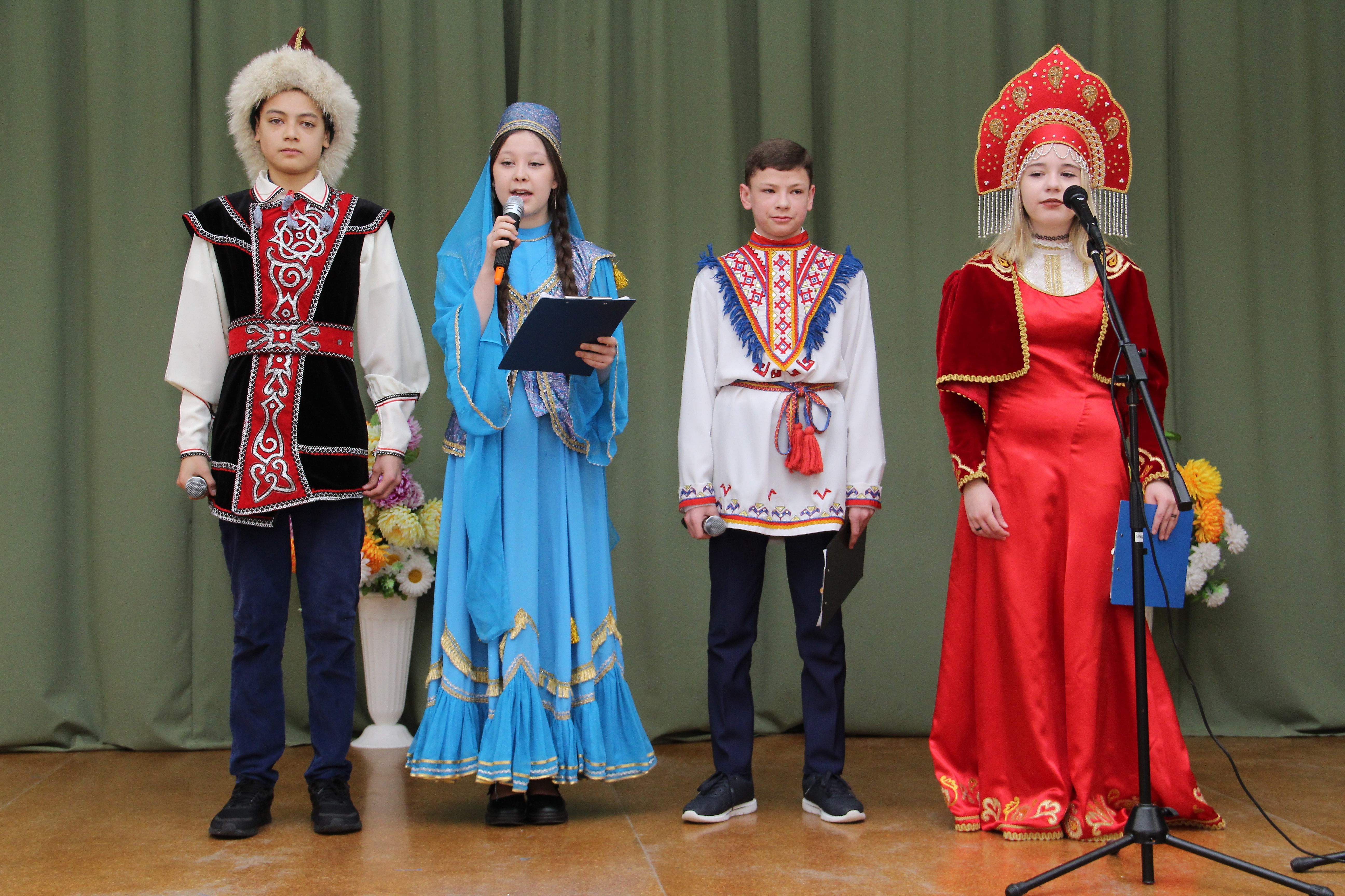 Сегодня в средней школе №2 с.Стерлибашево состоялся конкурс чтецов «Живое звучащее слово» - отборочный этап республиканского конкурса