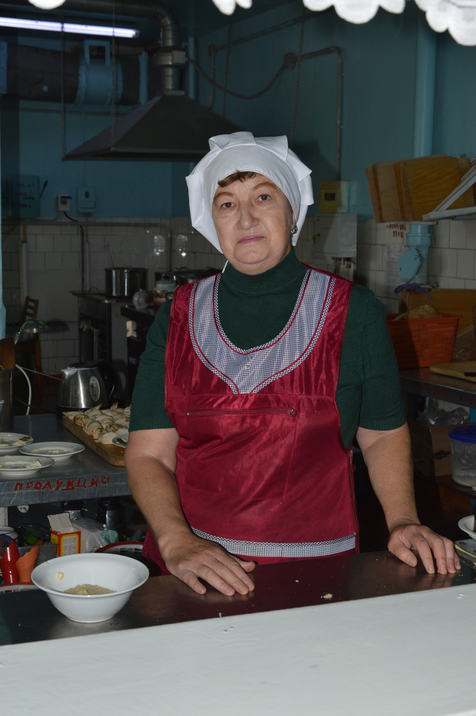 Скромная героиня школьной кухни