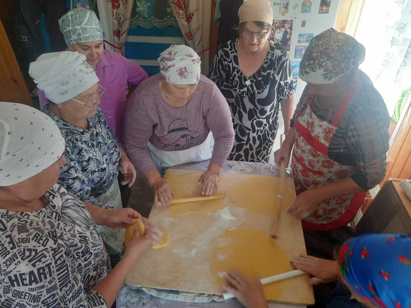 Сладости-бойцам!