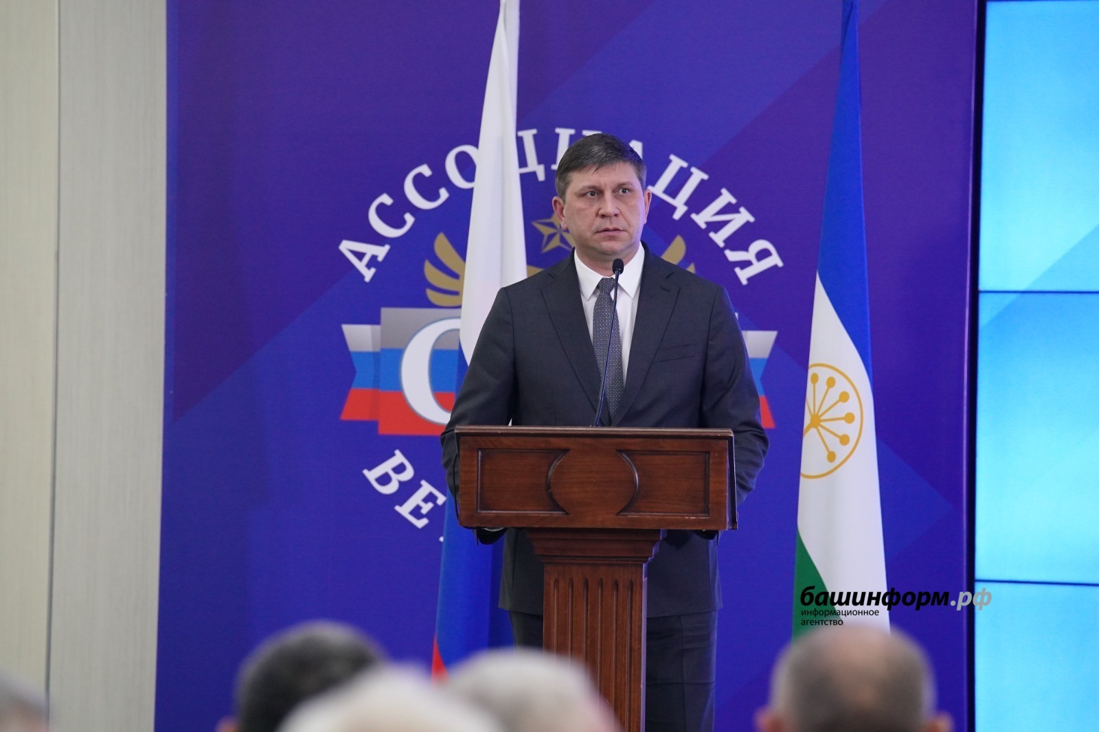 Александр Тихонов ознакомился с работой филиала фонда «Защитники Отечества»