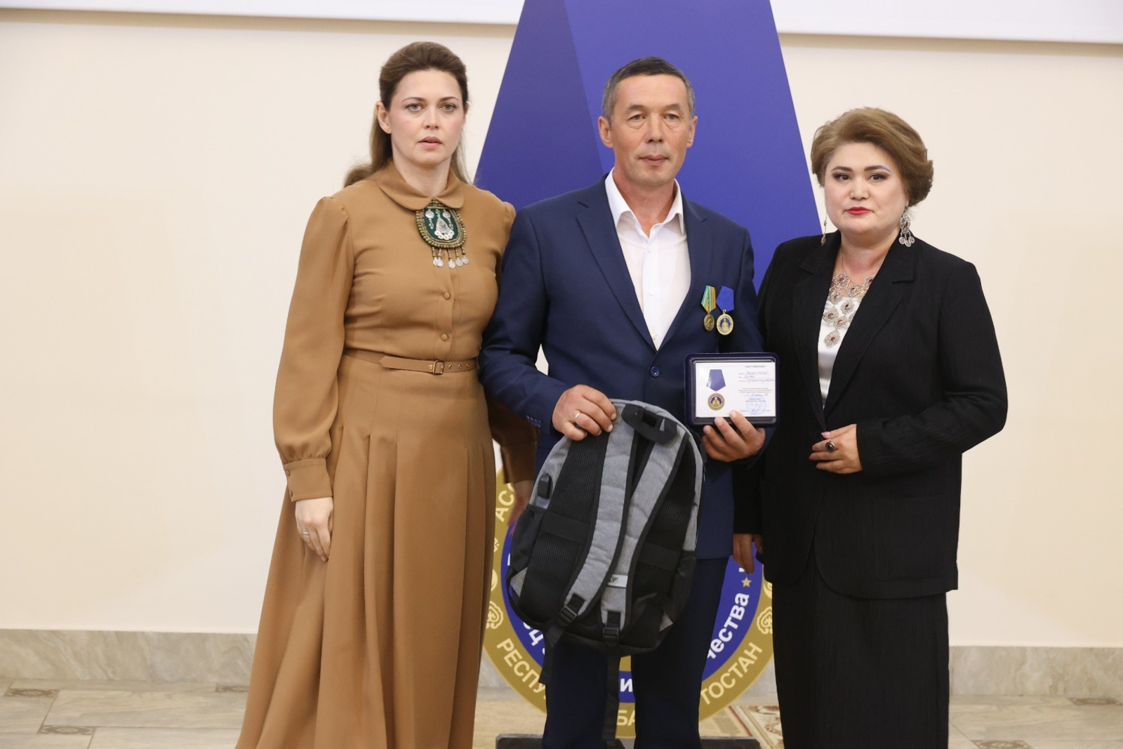 В Башкирии наградили медалями отцов участников СВО