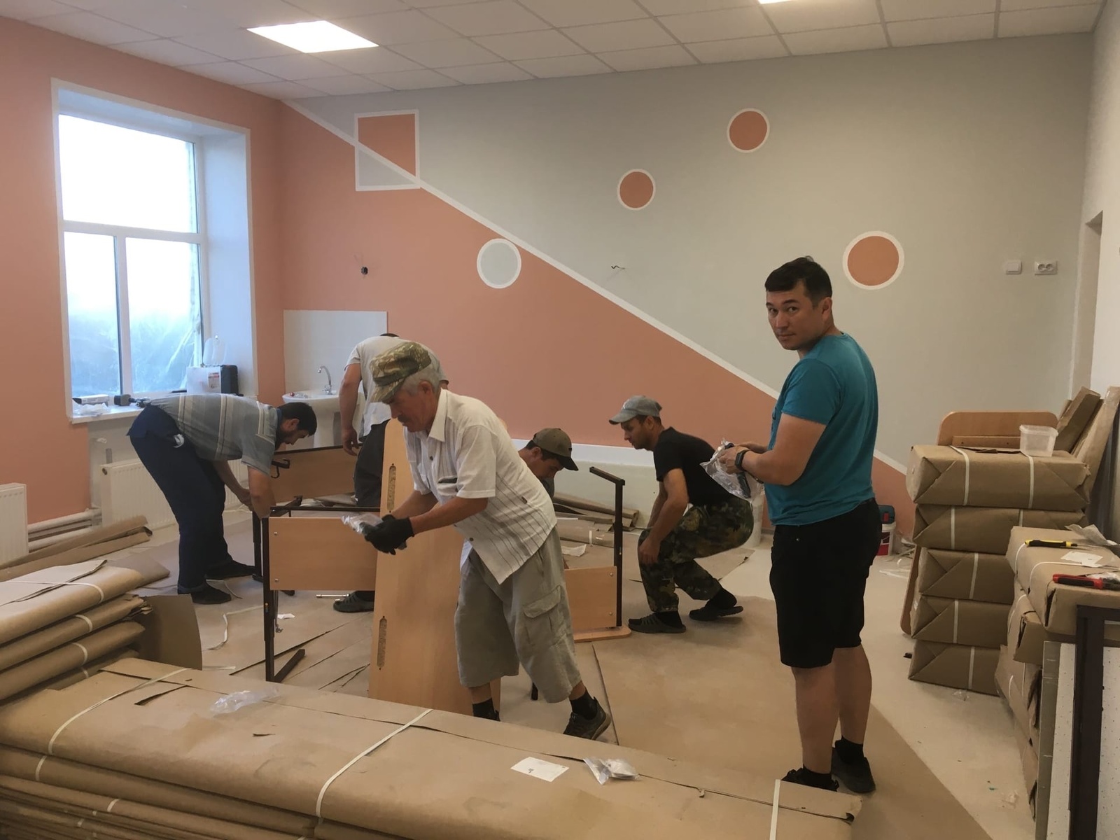 Родители оказали помощь в сборке школьной мебели в НОШ с.Стерлибашево