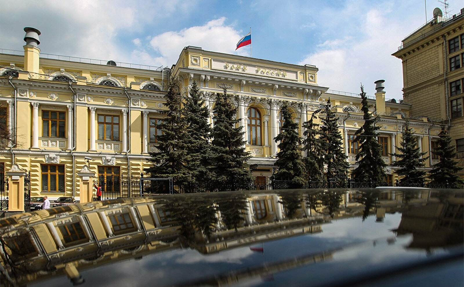 ЦБ обяжет российские банки возвращать денежные средства клиентам, которые они перевели мошенникам