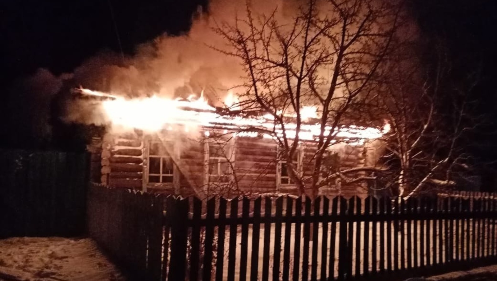 В Башкирии вахтовик едва не погиб при пожаре в собственном доме: его вовремя разбудил извещатель