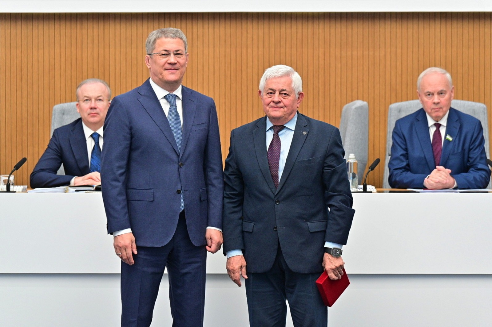 Глава республики Радий Хабиров вручил государственные награды