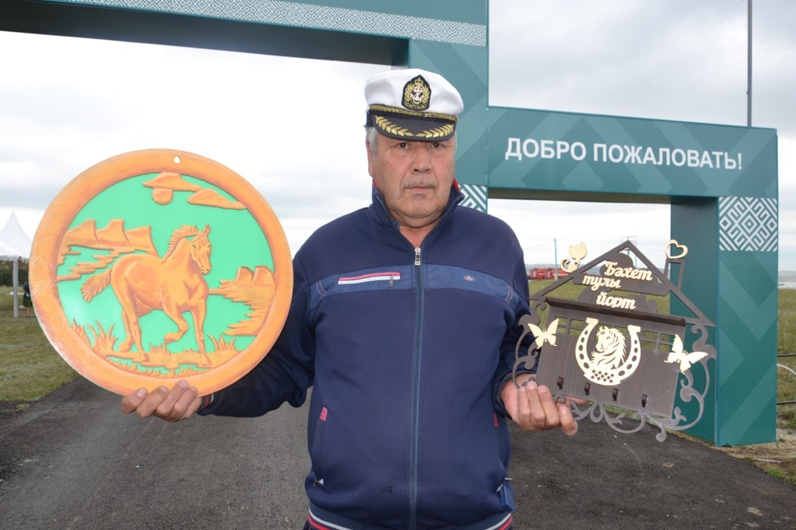 Ремесленник из Учалинского района на фестивале башкирской лошади намерен побить свой рекорд и продать тематических сувениров более чем на 150 тысяч
