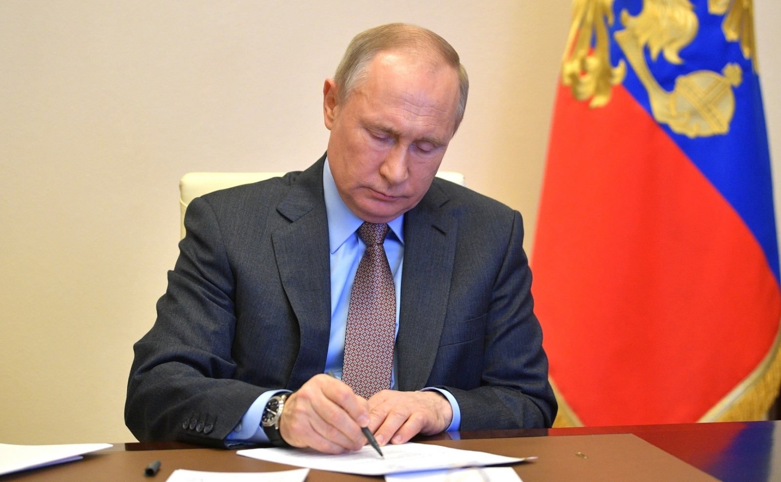 Президент России распорядился поощрить башкирских медиков