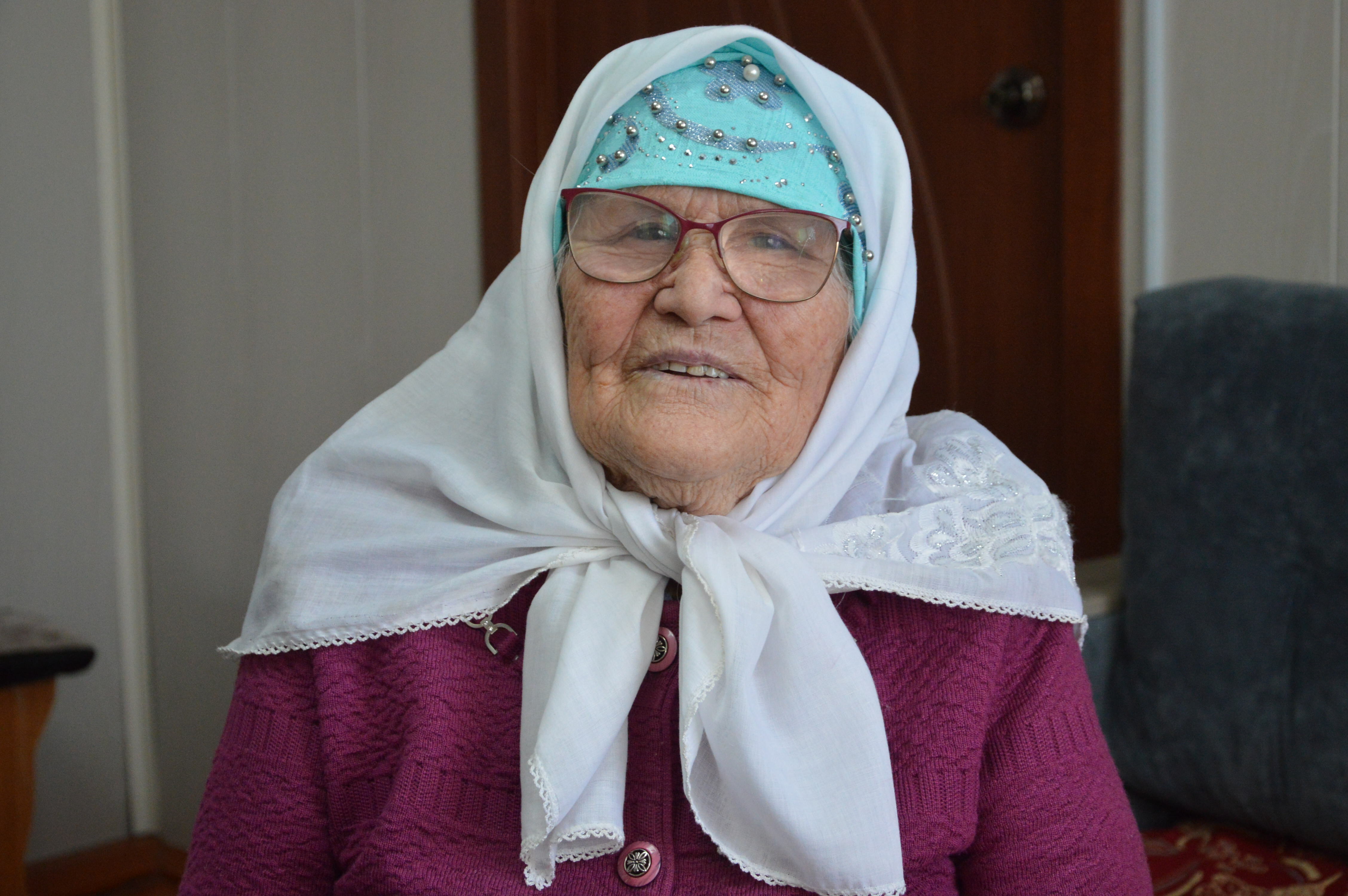 А годы ей нипочём!