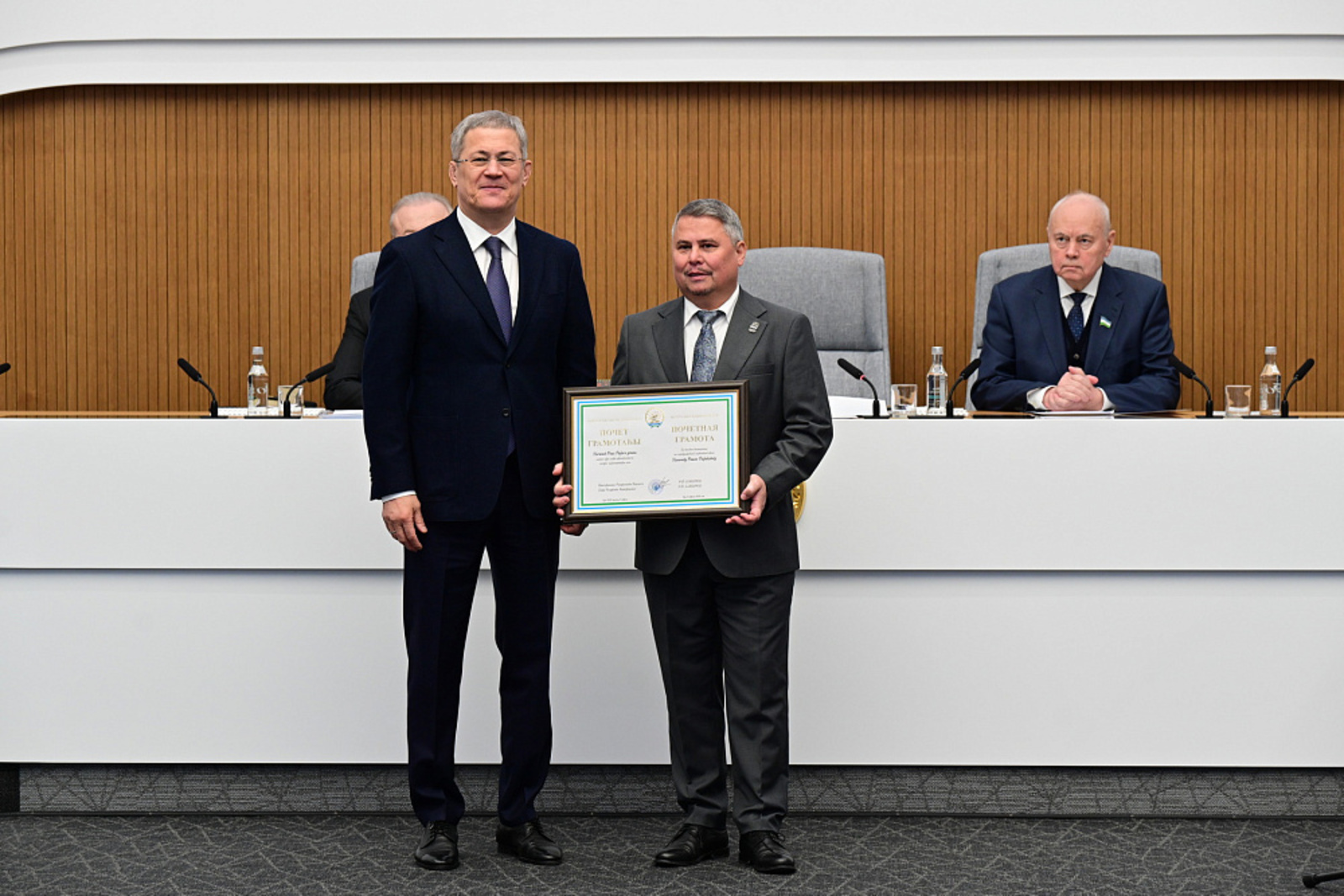 Радий Хабиров вручил госнаграды фехтовальщикам из Башкортостана