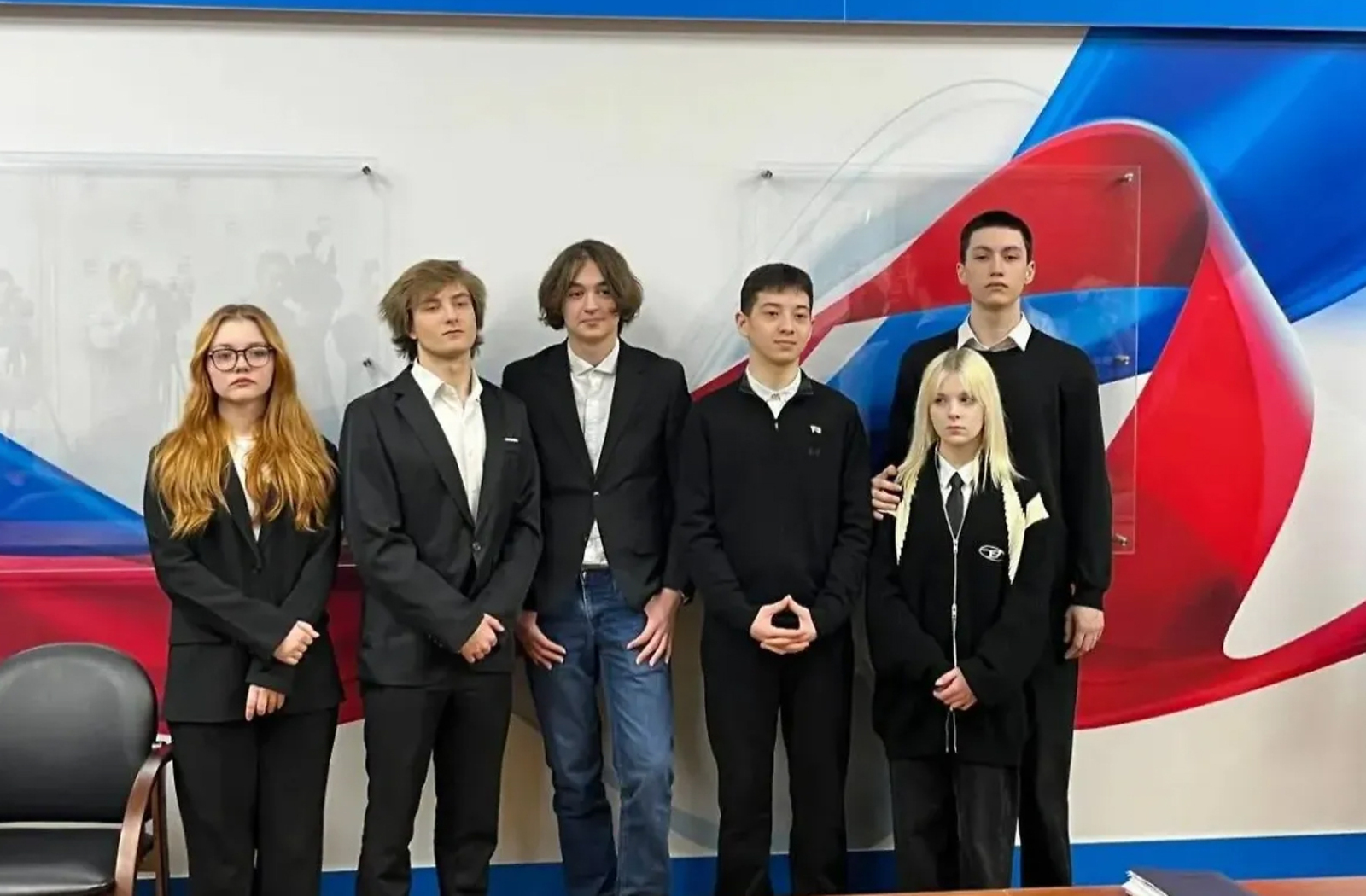 Путин наградил медалью подростков, спасавших людей при теракте в "Крокусе"