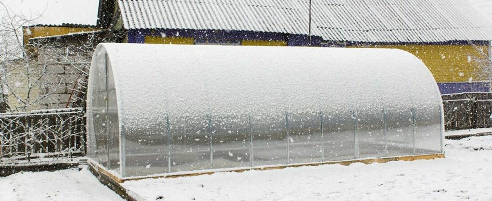 Теплица зимой