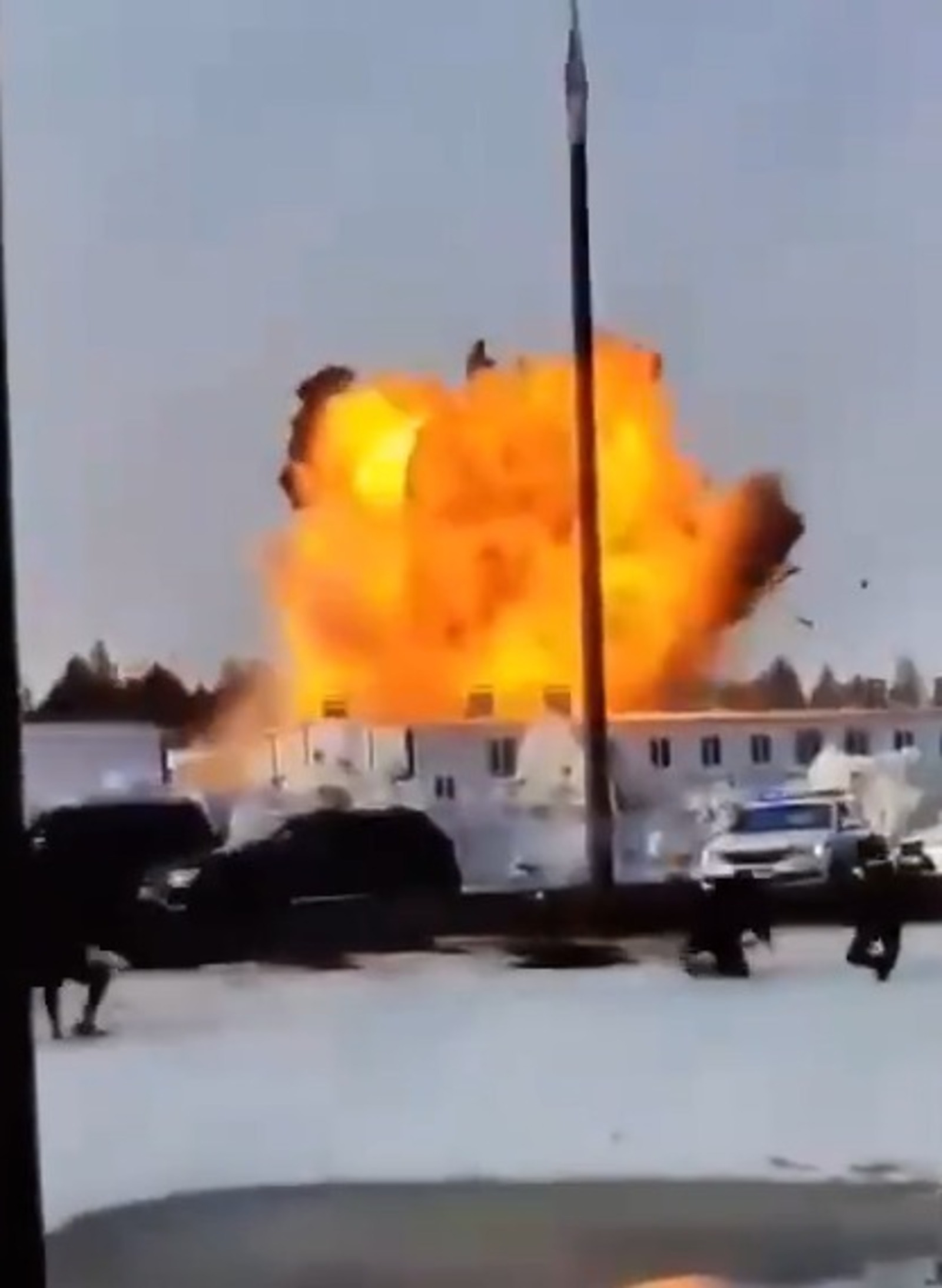 В Татарстане беспилотники атаковали нефтеперерабатывающие предприятия