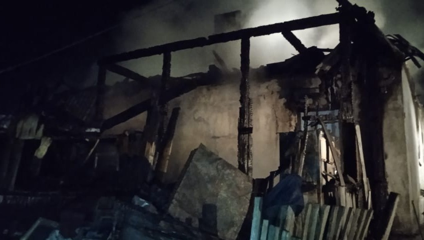 В Башкирии в сгоревшем доме обнаружены фрагменты тел двух погибших
