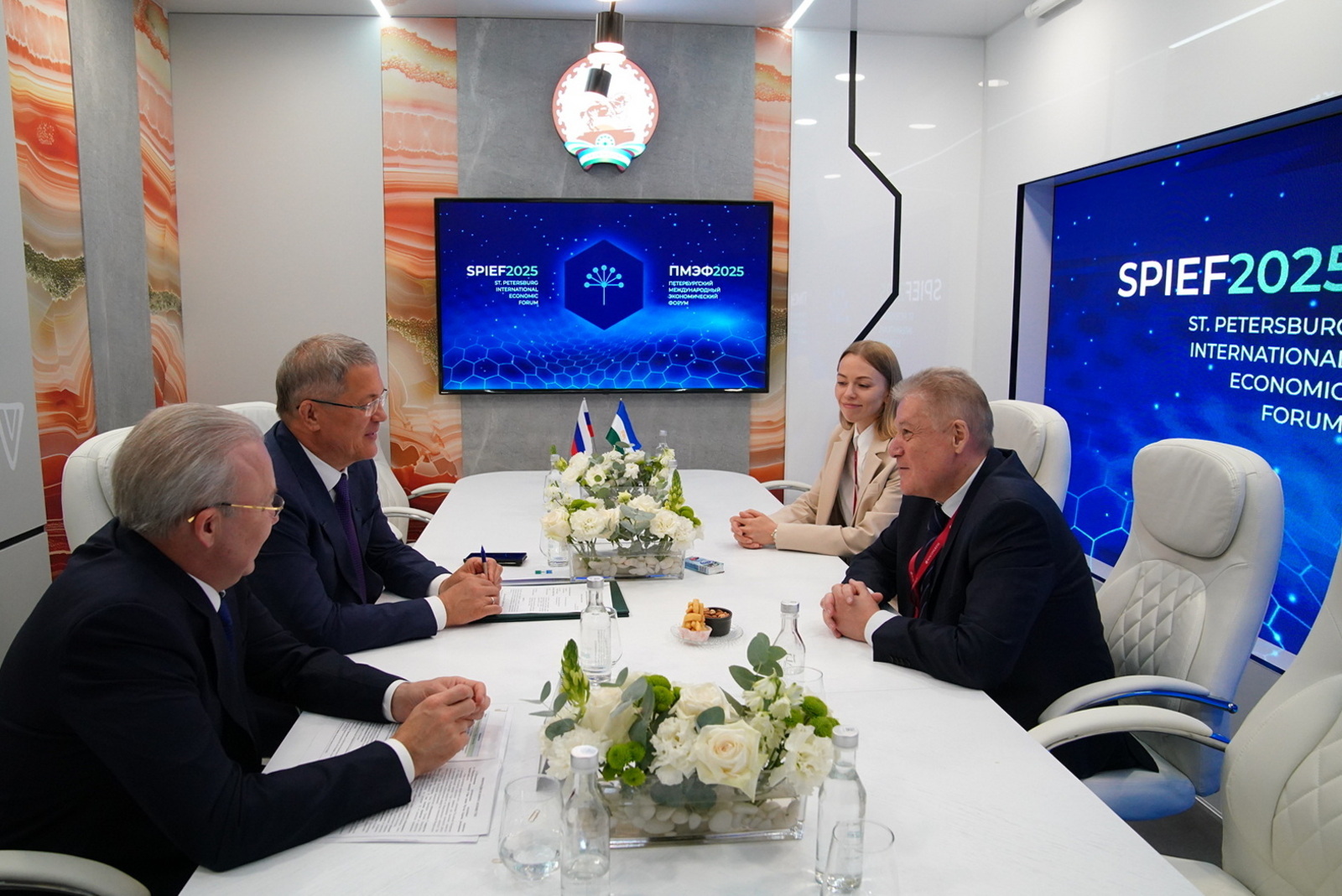 Радий Хабиров и Георгий Боос обсудили вопросы модернизации