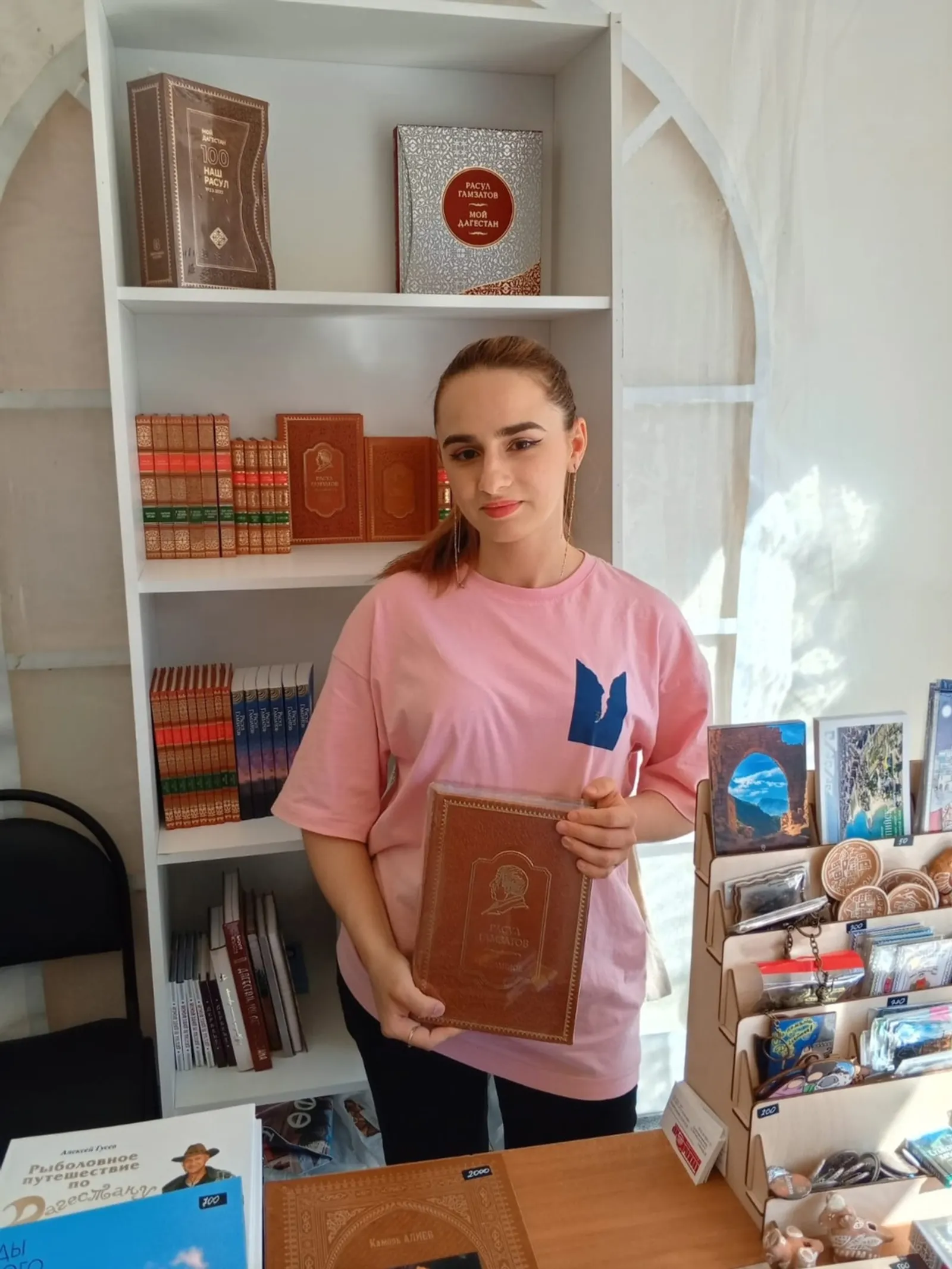 Гостья «Китап-Байрама» рассказала, какие книги точно заинтересуют покупателей